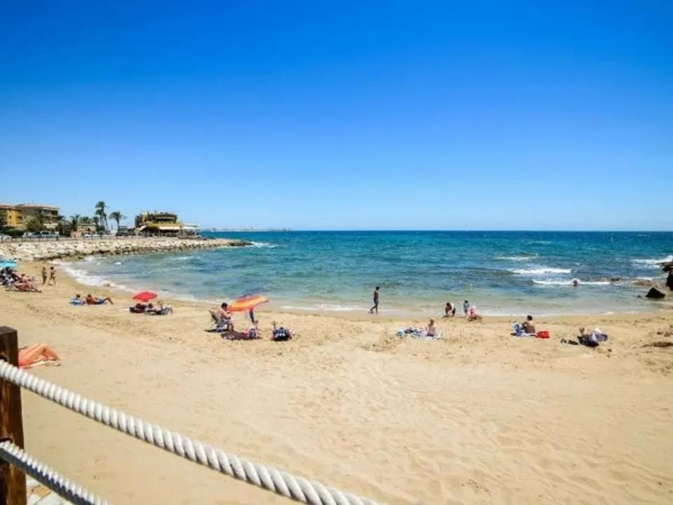 Apartment Deluxe Clara Sea Senses Torrevieja Extérieur photo