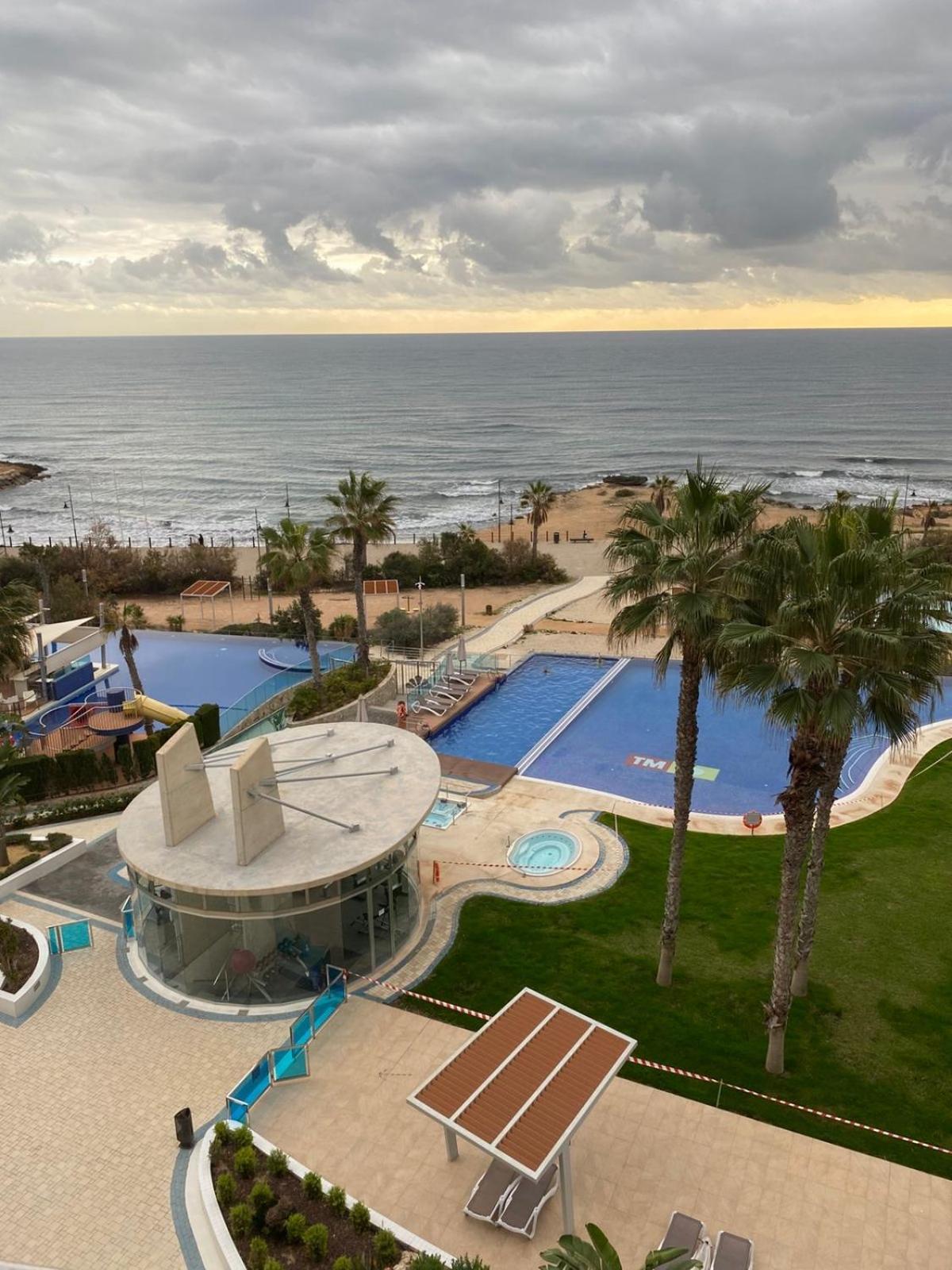 Apartment Deluxe Clara Sea Senses Torrevieja Extérieur photo